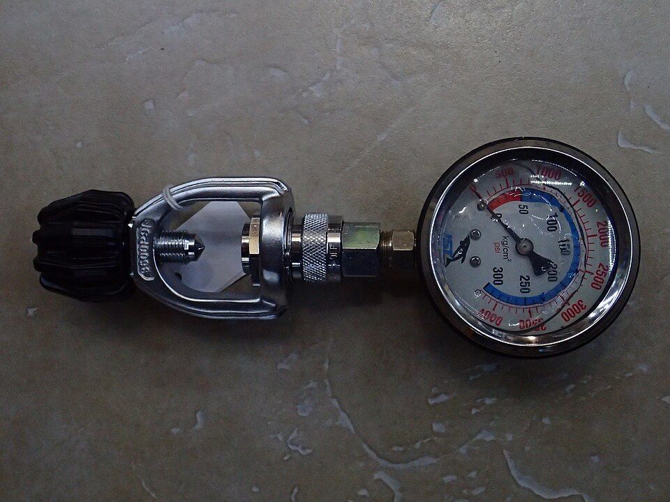 Équipement d'injection de gaz traceur dans une canalisation pour détection de fuite