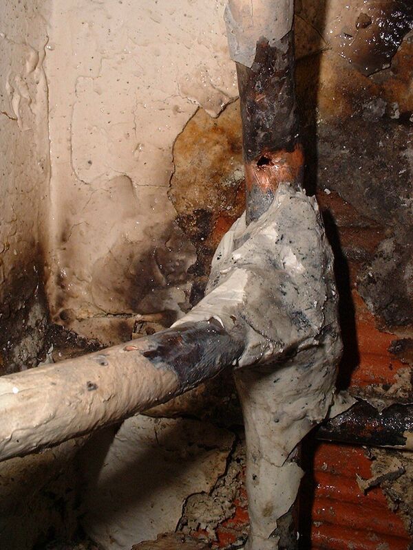 Technique de chemisage pour réparer une canalisation enterrée sans tranchée